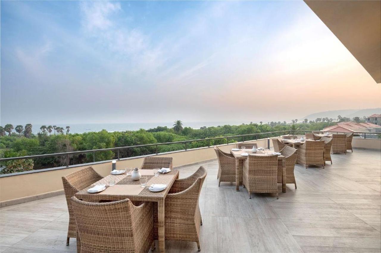 Radisson Blu Resort Visakhapatnam Exteriör bild